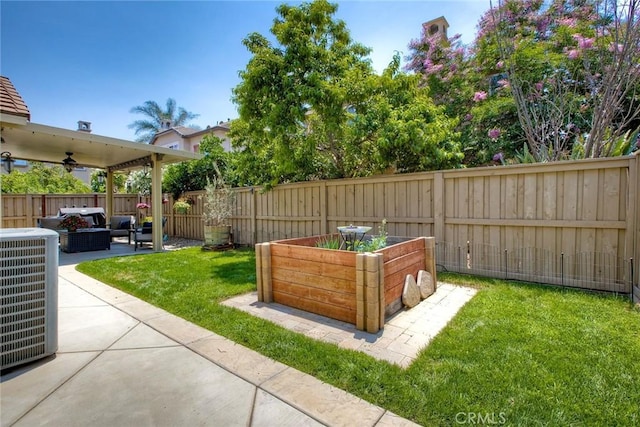 44837 Checkerbloom Dr, Temecula, CA 92592 - fenced backyard featuring outdoor lounge area, ceiling fan, and a patio