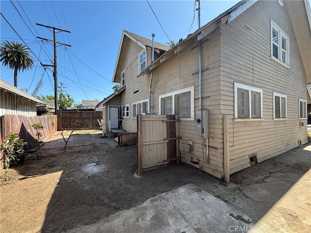 1646 Cimarron St, Los Angeles, CA 90019 - rear view of house