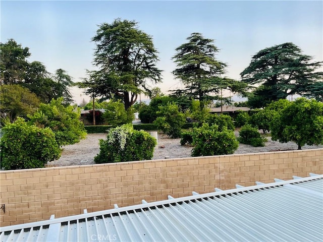 325 Deodar St, Redlands, CA 92374 - view of yard