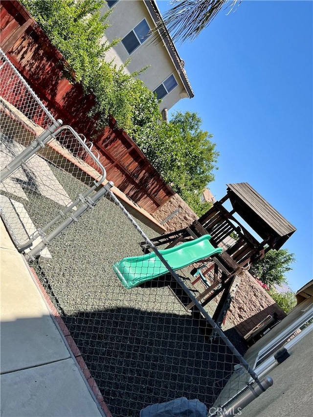 325 Deodar St, Redlands, CA 92374 - exterior view