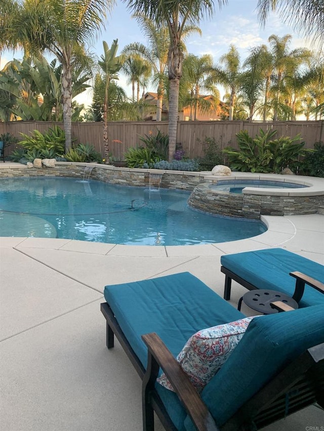 5232 Palmera Dr, Oceanside, CA 92056 - view of swimming pool featuring a fenced backyard and a pool with connected hot tub