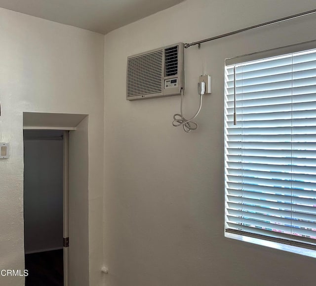 980 N Hoover St, Los Angeles, CA 90029 - detailed view of a wall unit AC