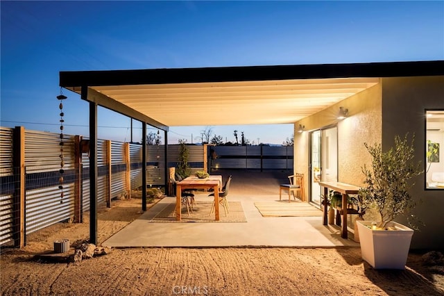 67712 Whitmore Rd Unit 29, Palms, CA 92277 - fenced backyard with a patio and outdoor dining area