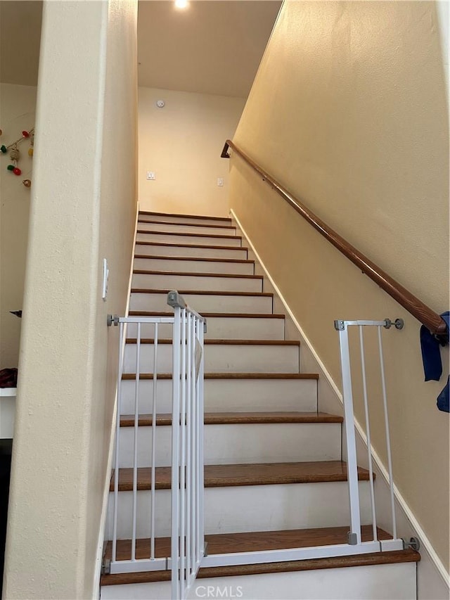 2690 Peralta Ct, Tustin, CA 92782 - view of stairs