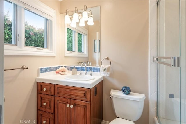 869 Rincon Ln, Palos Verdes Estates, CA 90274 - full bathroom featuring healthy amount of natural light, vanity, a shower stall, and a chandelier