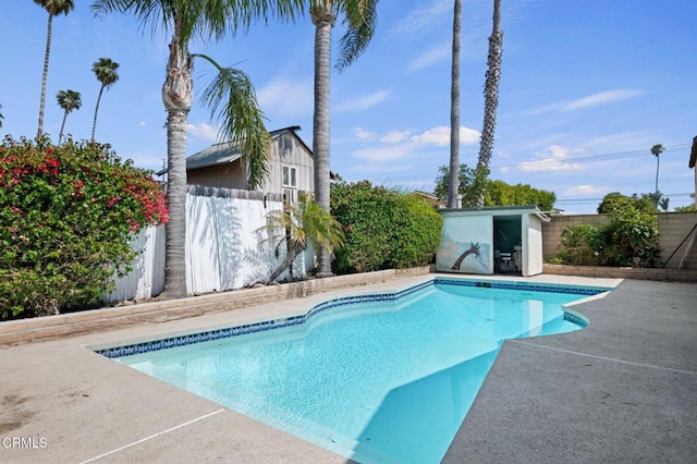1310 Anza Ct, Oxnard, CA 93035 - view of pool featuring a fenced backyard and a patio