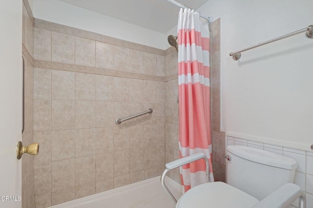 1310 Anza Ct, Oxnard, CA 93035 - full bathroom featuring tiled shower and toilet