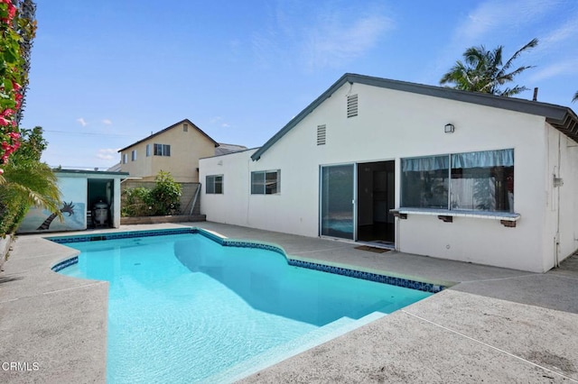 1310 Anza Ct, Oxnard, CA 93035 - outdoor pool with a patio area