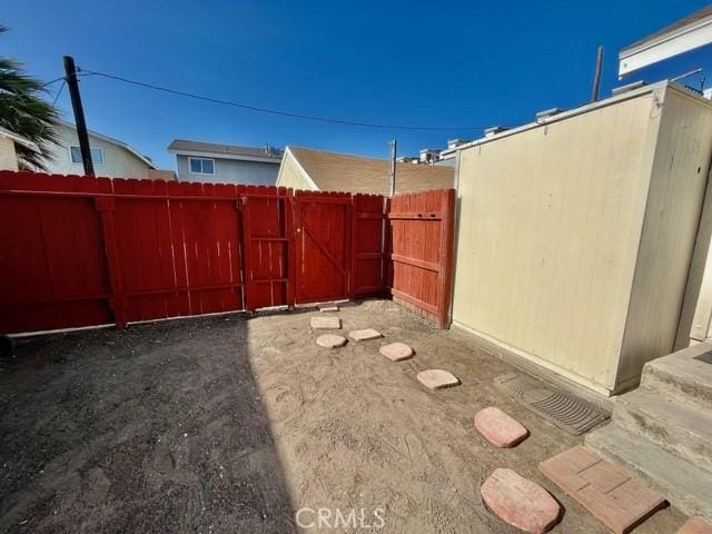 430 W 19th St, San Pedro, CA 90731 - view of yard featuring a gate