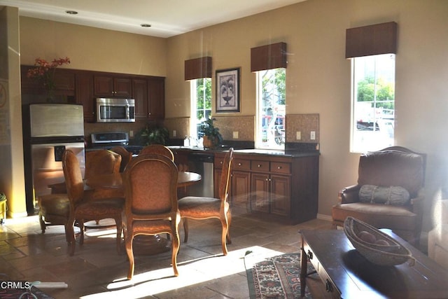 209 Riverdale Ct Unit 565, Camarillo, CA 93012 - photo 38