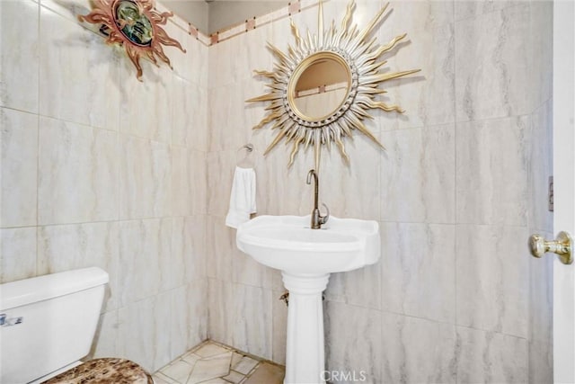 3486 Santa Clara Cir, Costa Mesa, CA 92626 - half bathroom featuring tile walls and toilet