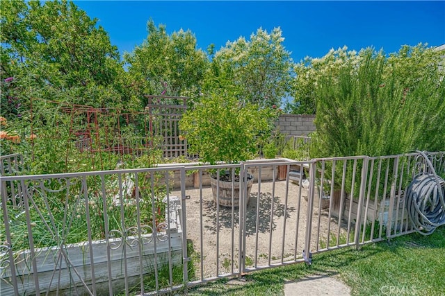 22348 Driftwood Ct, Saugus, CA 91350 - view of yard with a vegetable garden
