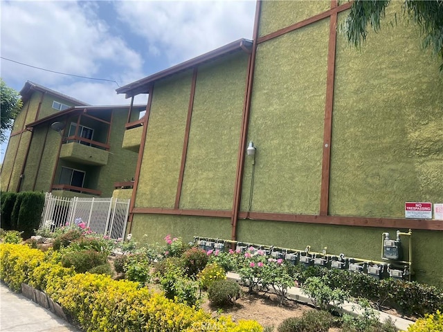 6155 Reseda Blvd Unit 9, Tarzana, CA 91335 - view of side of property with stucco siding