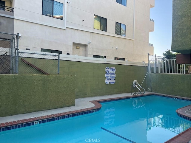 6155 Reseda Blvd Unit 9, Tarzana, CA 91335 - view of community pool