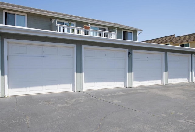 2535 Jefferson St Unit 10, Carlsbad, CA 92008 - view of garage