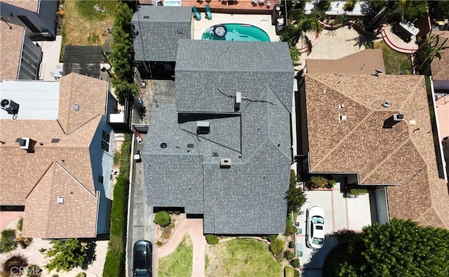 942 University Ave, Burbank, CA 91504 - view of subject property with a pool area