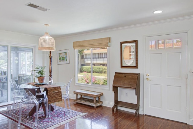 3179 Alta Vis Unit A, Laguna Woods, CA 92637 - entrance foyer featuring crown molding and wood finished floors