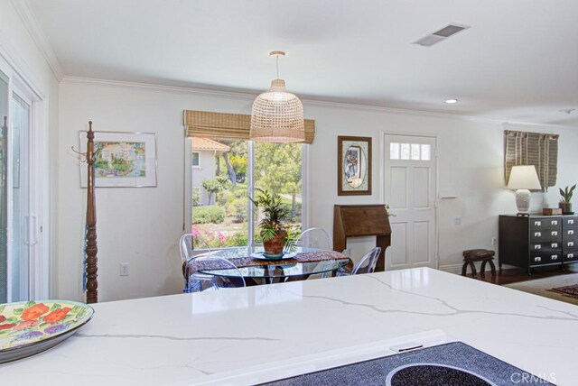 3179 Alta Vis Unit A, Laguna Woods, CA 92637 - dining area with ornamental molding and recessed lighting