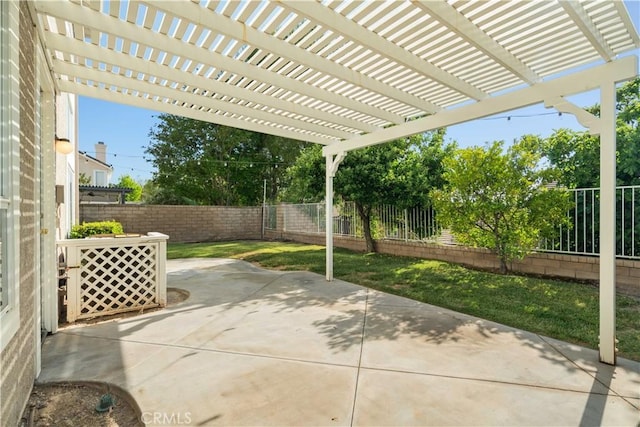27545 Wellsley Way, Valencia, CA 91354 - fenced backyard with a patio