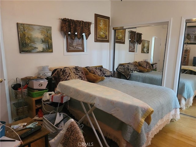 15845 La Vida Dr, Palm Springs, CA 92262 - bedroom with wood finished floors