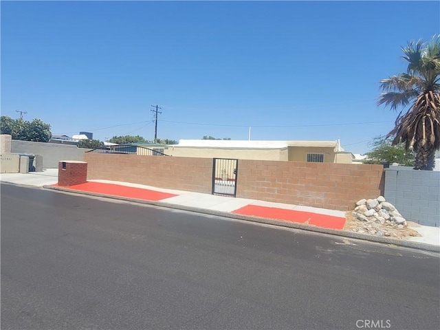 15845 La Vida Dr, Palm Springs, CA 92262 - view of front of home