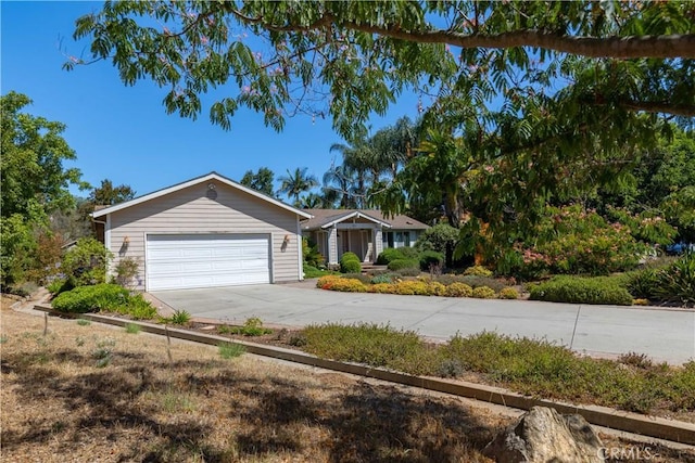 811 Cypress Dr, Vista, CA 92084 - photo 4