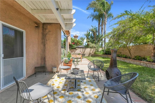 15736 Milne Cir, Moorpark, CA 93021 - fenced backyard with a patio