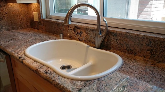 17305 Rosewood, Irvine, CA 92612 - kitchen view of a sink