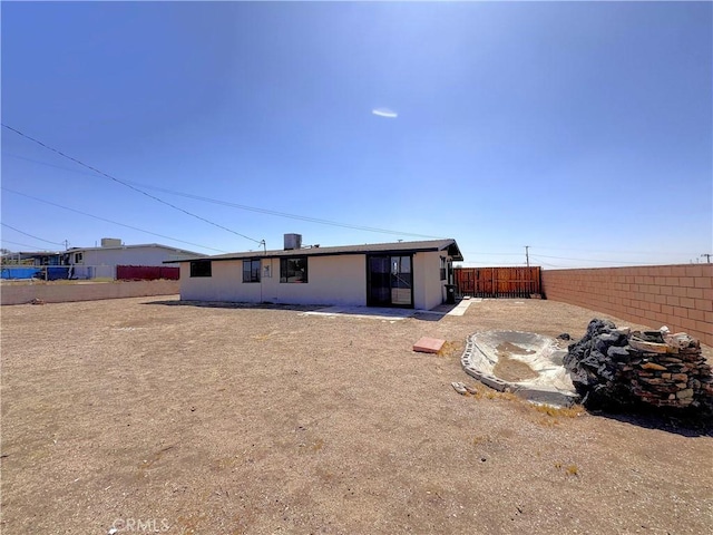 541 Frances Dr, Barstow, CA 92311 - back of property with a fenced backyard