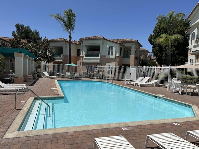 11422 Via Rancho San Diego Unit 84, El Cajon, CA 92019 - community pool with a patio