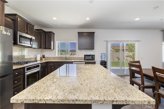 24329 Red Spruce Ave, Murrieta, CA 92562 - photo 10