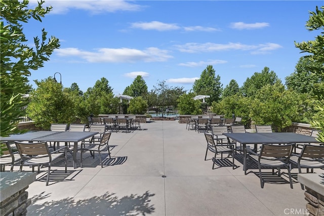 24329 Red Spruce Ave, Murrieta, CA 92562 - surrounding community with outdoor dining space