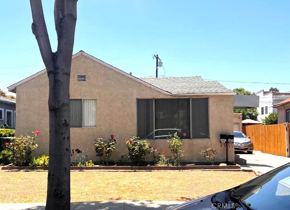 3425 Cattaraugus Ave, Culver City, CA 90232 - bungalow-style home with stucco siding