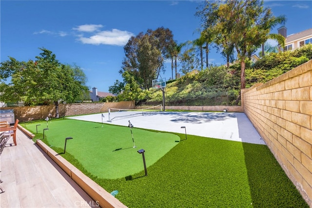 27448 Bridgewater Dr, Valencia, CA 91354 - view of home's community featuring a putting area