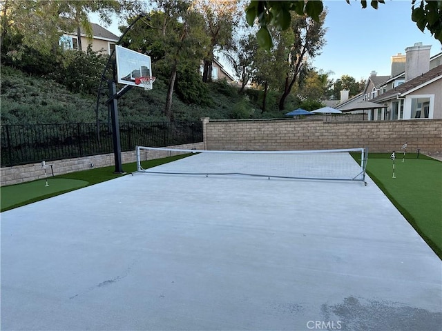 27448 Bridgewater Dr, Valencia, CA 91354 - view of sport court