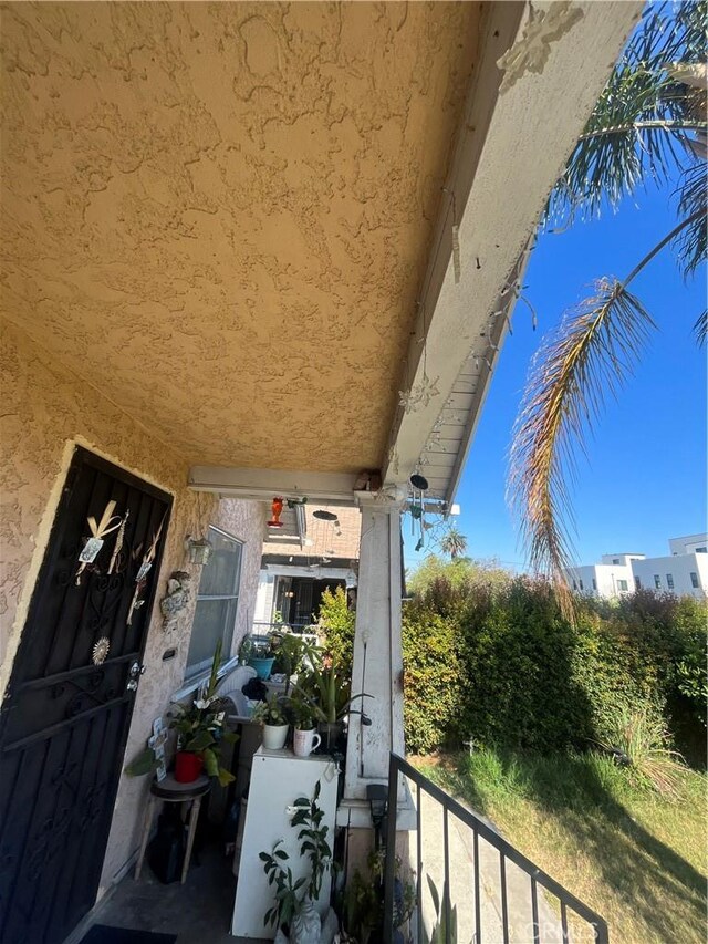1248 Rolland Curtis Pl, Los Angeles, CA 90037 - view of balcony