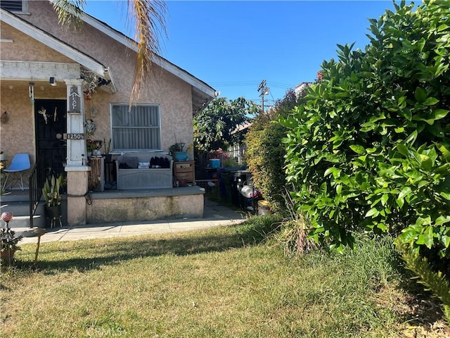 1248 Rolland Curtis Pl, Los Angeles, CA 90037 - view of grassy yard