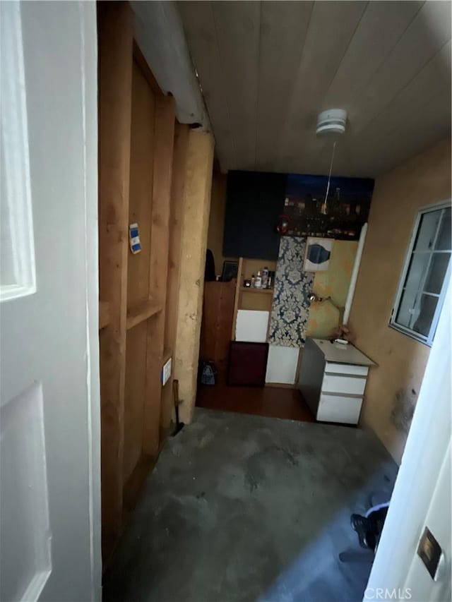 1248 Rolland Curtis Pl, Los Angeles, CA 90037 - interior space featuring concrete floors
