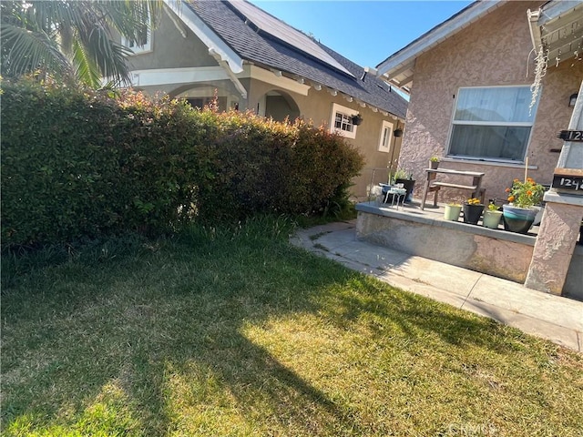 1248 Rolland Curtis Pl, Los Angeles, CA 90037 - view of green lawn