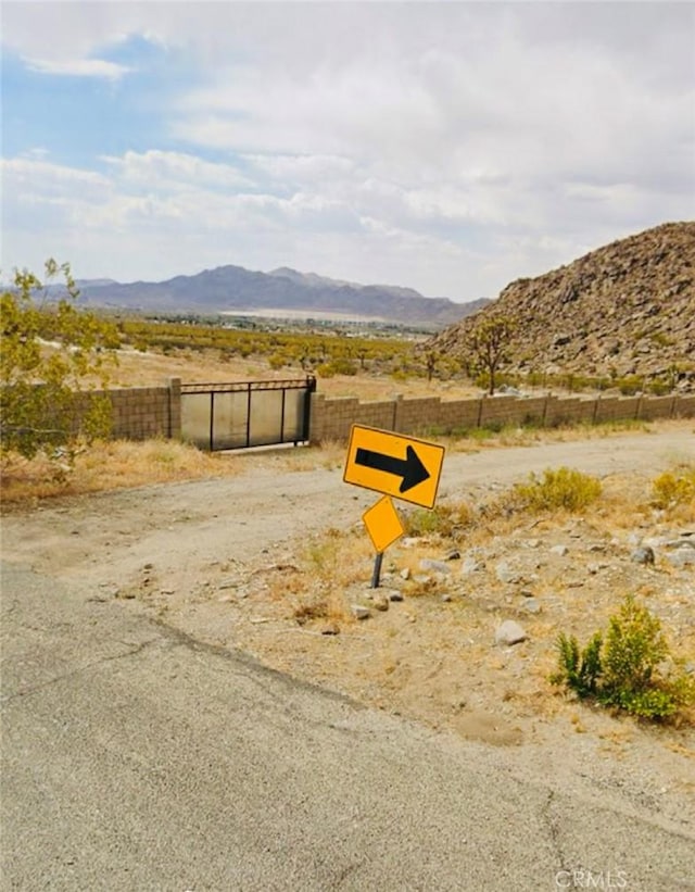 32042 Zircon Rd, Lucerne Valley, CA 92356