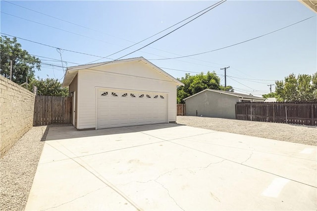 4158 Larchwood Pl, Riverside, CA 92506 - view of detached garage