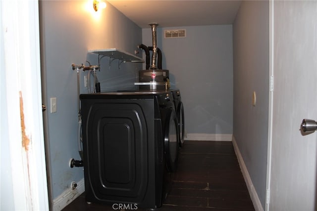 43340 Illinois, Palm Desert, CA 92211 - laundry area with washer and clothes dryer and dark wood-style flooring