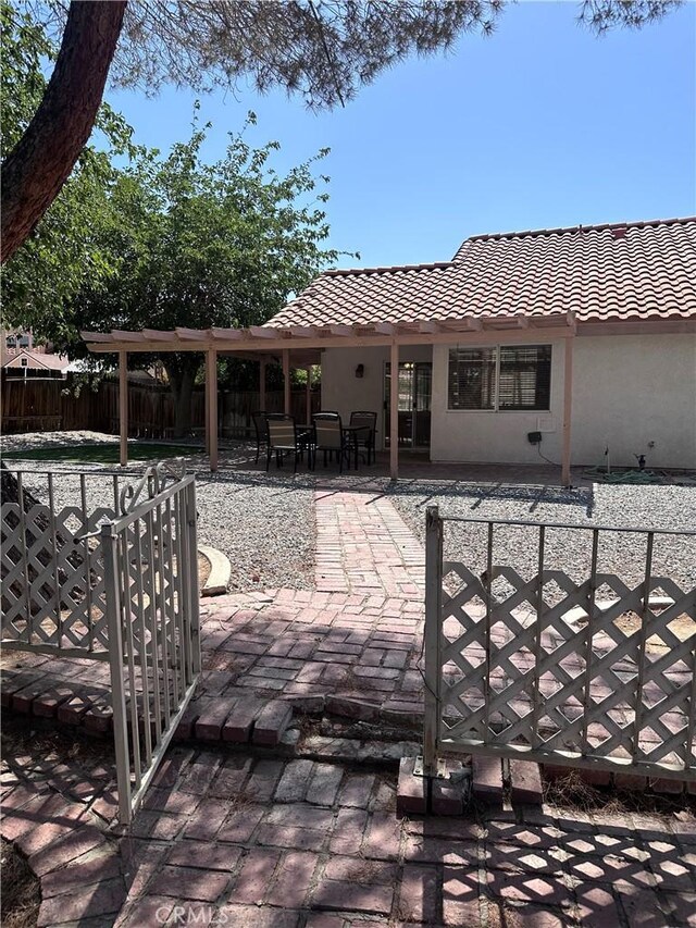 12429 Pocono Pl, Apple Valley, CA 92308 - deck with a patio area