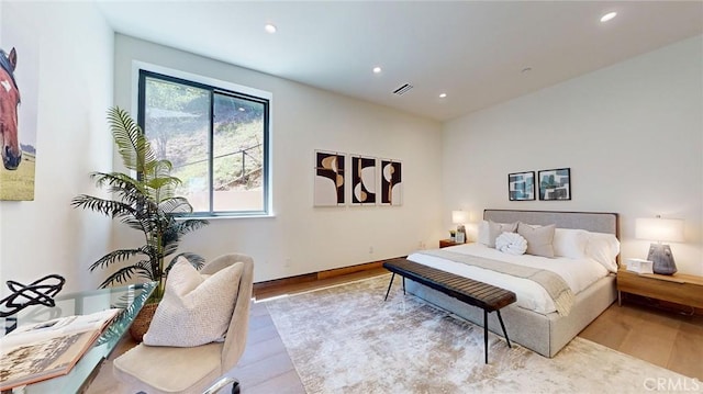 12480 Viewcrest Rd, Studio City, CA 91604 - bedroom featuring recessed lighting and wood finished floors