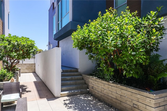 1920 S Pacific Coast Hwy, Redondo Beach, CA 90277 - view of side of property with stucco siding