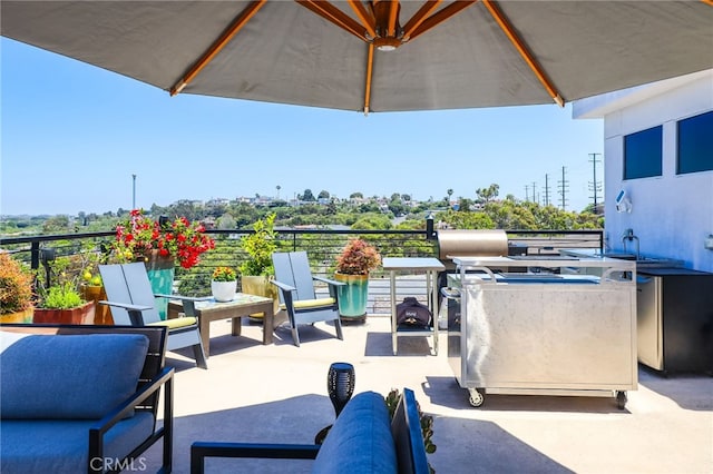 1920 S Pacific Coast Hwy, Redondo Beach, CA 90277 - view of patio / terrace featuring a sink