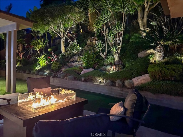 4557 Don Timoteo Dr, Los Angeles, CA 90008 - view of yard featuring a fire pit
