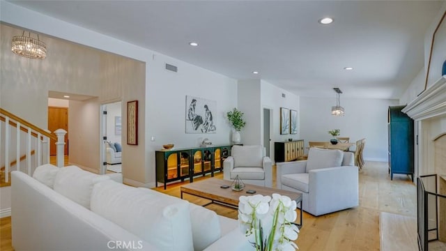 22914 Gershwin Dr, Woodland Hills, CA 91364 - photo 5