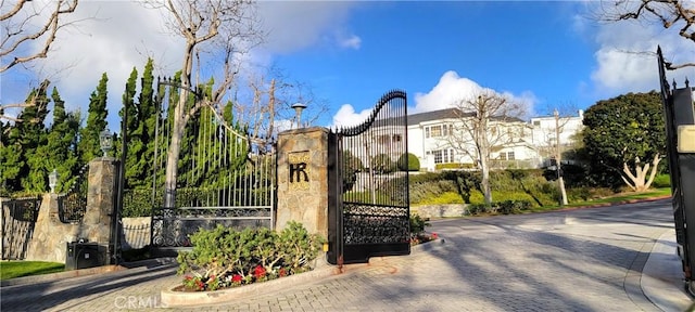 24 Coventry, Newport Beach, CA 92660 - view of gate