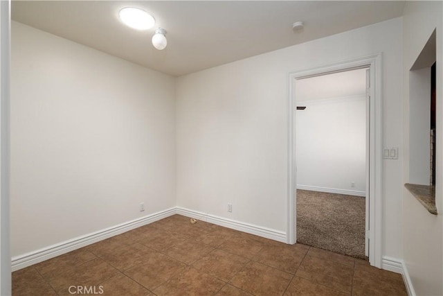 30221 Lands End Pl, Canyon Lake, CA 92587 - tiled empty room with a smoke detector and baseboards